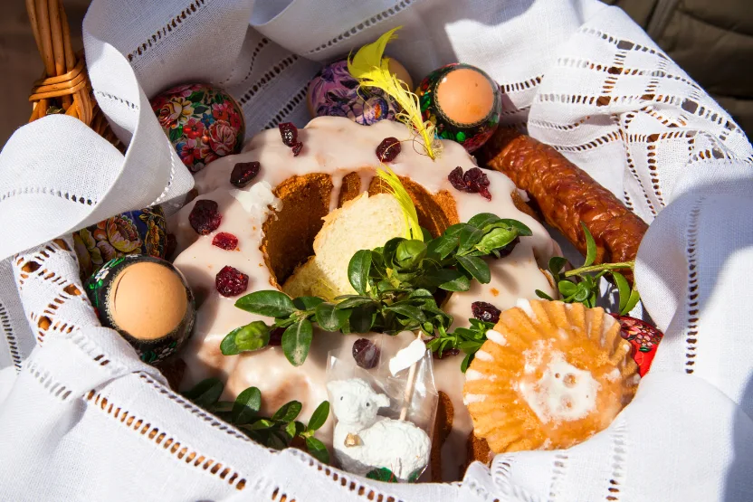 Polish Easter basket