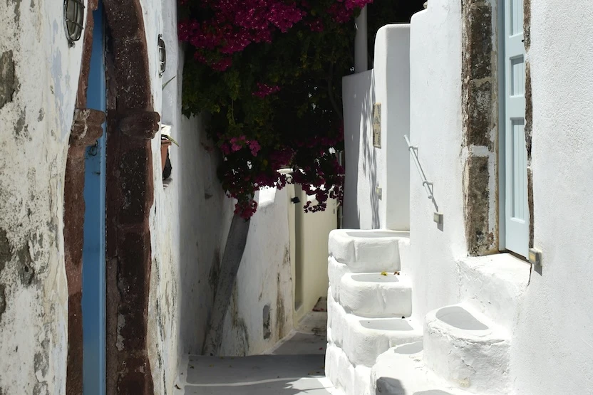 The streets of Emporio, Santorini