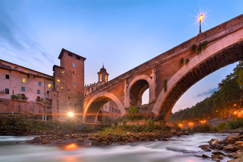 Pons Fabricius at night