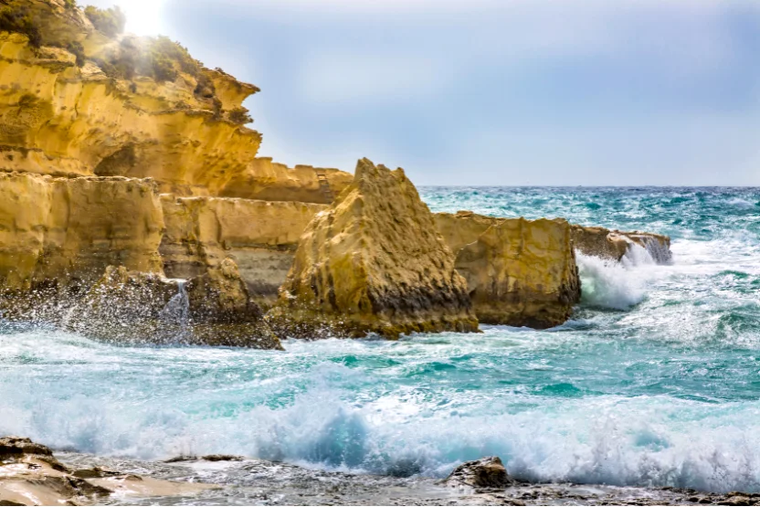 The tide coming in at Il-Kalanka Bay