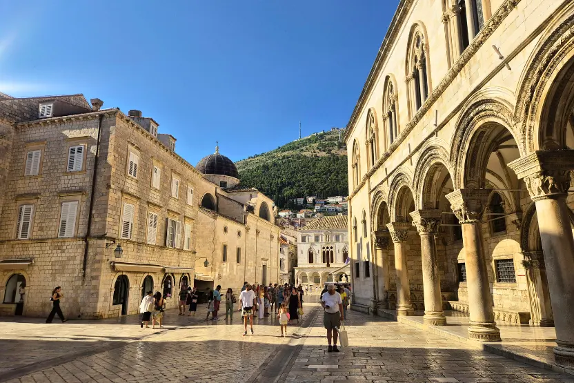 The sun pouring into Loggia Square